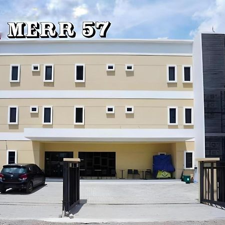 เมอร์ 57 Hotel สุราบายา ภายนอก รูปภาพ
