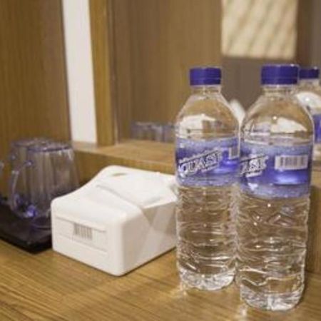 เมอร์ 57 Hotel สุราบายา ภายนอก รูปภาพ
