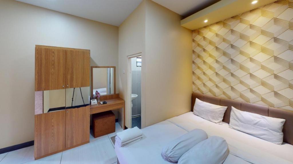เมอร์ 57 Hotel สุราบายา ภายนอก รูปภาพ