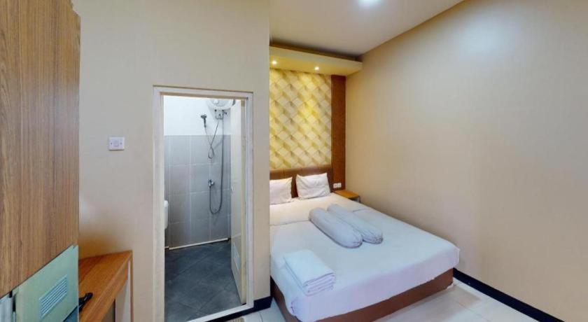 เมอร์ 57 Hotel สุราบายา ภายนอก รูปภาพ