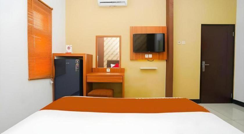 เมอร์ 57 Hotel สุราบายา ภายนอก รูปภาพ