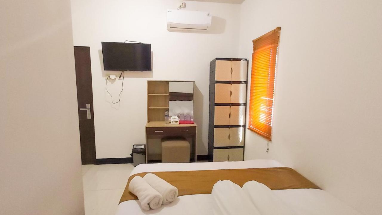 เมอร์ 57 Hotel สุราบายา ภายนอก รูปภาพ