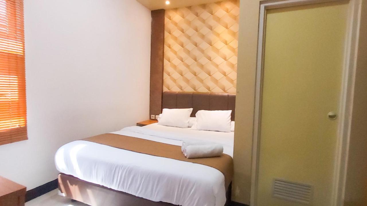 เมอร์ 57 Hotel สุราบายา ภายนอก รูปภาพ