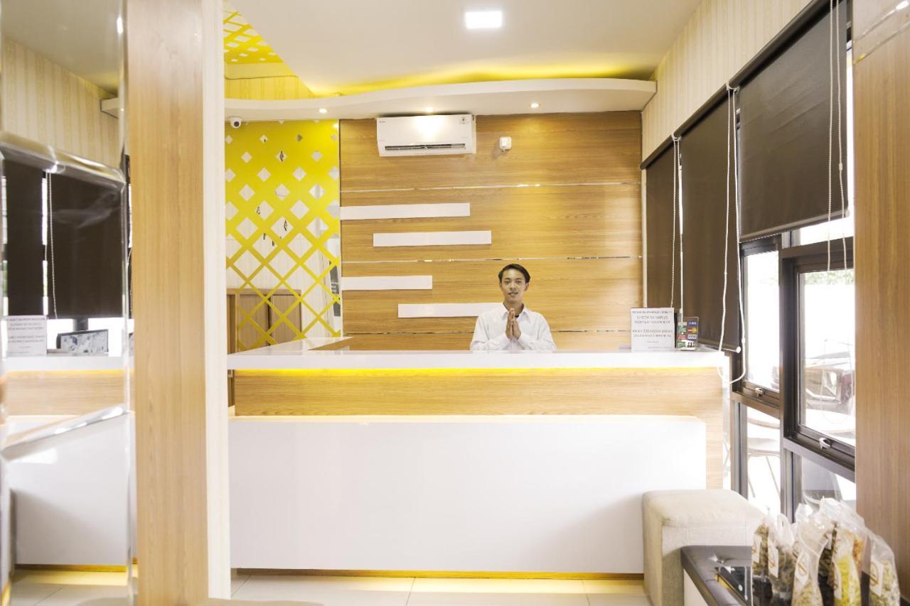 เมอร์ 57 Hotel สุราบายา ภายนอก รูปภาพ